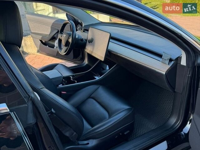 Черный Тесла Модель 3, объемом двигателя 0 л и пробегом 82 тыс. км за 17400 $, фото 22 на Automoto.ua