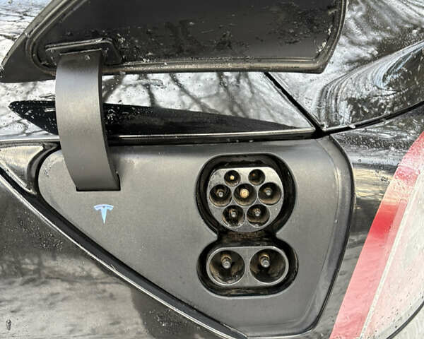 Черный Тесла Модель 3, объемом двигателя 0 л и пробегом 290 тыс. км за 16347 $, фото 7 на Automoto.ua