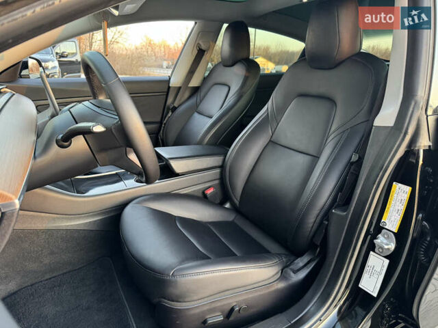 Чорний Тесла Модель 3, об'ємом двигуна 0 л та пробігом 117 тис. км за 18999 $, фото 58 на Automoto.ua