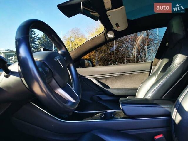 Чорний Тесла Модель 3, об'ємом двигуна 0 л та пробігом 105 тис. км за 17000 $, фото 14 на Automoto.ua
