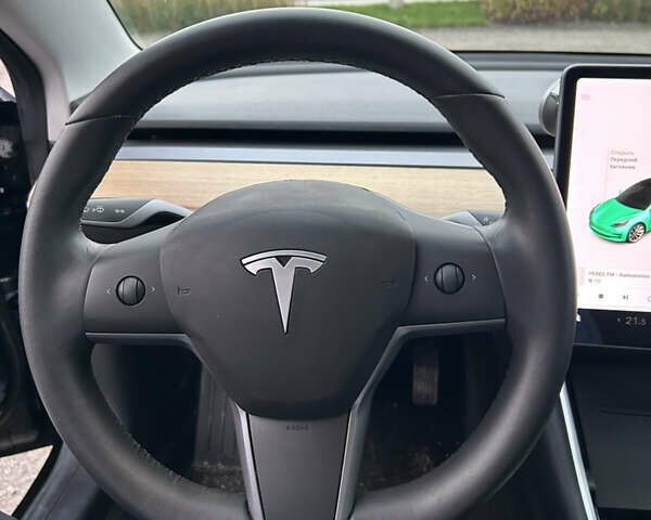 Черный Тесла Модель 3, объемом двигателя 0 л и пробегом 101 тыс. км за 17600 $, фото 13 на Automoto.ua