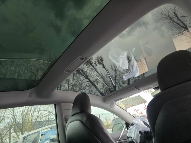 Чорний Тесла Модель 3, об'ємом двигуна 0 л та пробігом 140 тис. км за 11600 $, фото 4 на Automoto.ua