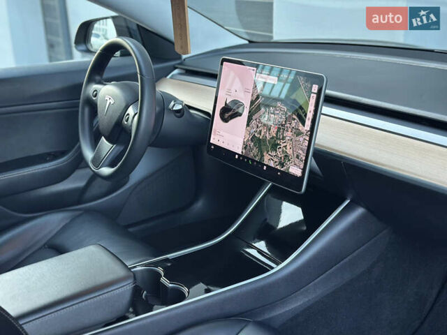Черный Тесла Модель 3, объемом двигателя 0 л и пробегом 121 тыс. км за 19400 $, фото 65 на Automoto.ua