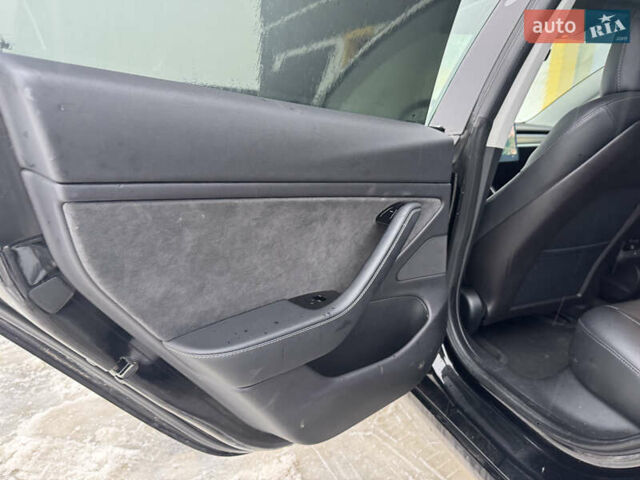 Черный Тесла Модель 3, объемом двигателя 0 л и пробегом 139 тыс. км за 18500 $, фото 14 на Automoto.ua