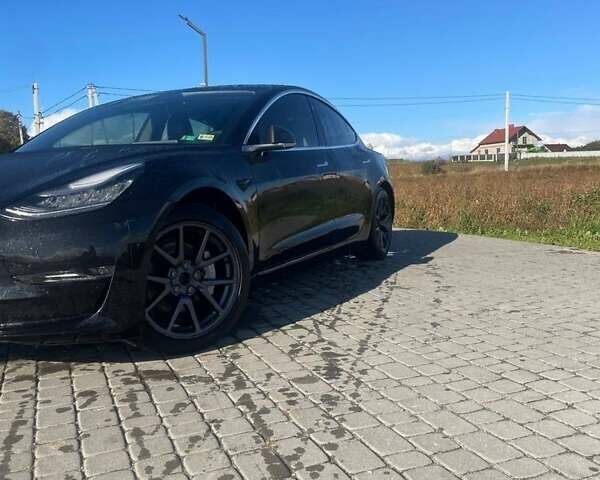Черный Тесла Модель 3, объемом двигателя 0 л и пробегом 180 тыс. км за 17300 $, фото 1 на Automoto.ua