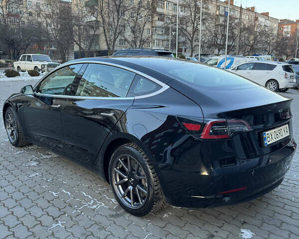 Чорний Тесла Модель 3, об'ємом двигуна 0 л та пробігом 97 тис. км за 20500 $, фото 4 на Automoto.ua