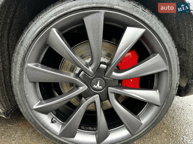 Черный Тесла Модель 3, объемом двигателя 0 л и пробегом 121 тыс. км за 21500 $, фото 15 на Automoto.ua