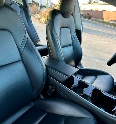 Чорний Тесла Модель 3, об'ємом двигуна 0 л та пробігом 74 тис. км за 18500 $, фото 21 на Automoto.ua