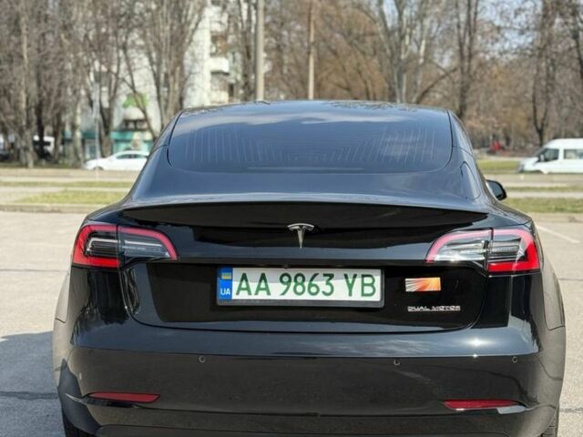 Чорний Тесла Модель 3, об'ємом двигуна 0 л та пробігом 161 тис. км за 16700 $, фото 3 на Automoto.ua