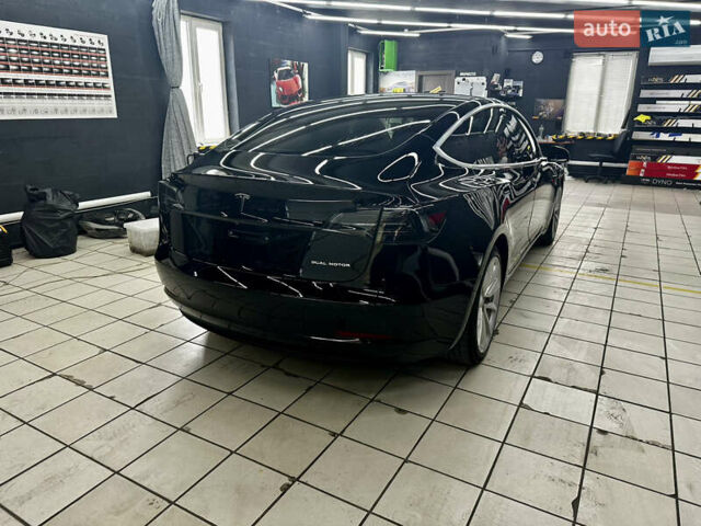 Чорний Тесла Модель 3, об'ємом двигуна 0 л та пробігом 96 тис. км за 17999 $, фото 10 на Automoto.ua