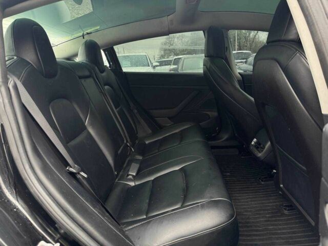 Чорний Тесла Модель 3, об'ємом двигуна 0 л та пробігом 148 тис. км за 12900 $, фото 5 на Automoto.ua