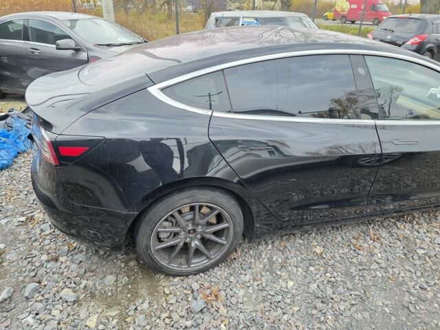 Черный Тесла Модель 3, объемом двигателя 0 л и пробегом 130 тыс. км за 303 $, фото 7 на Automoto.ua