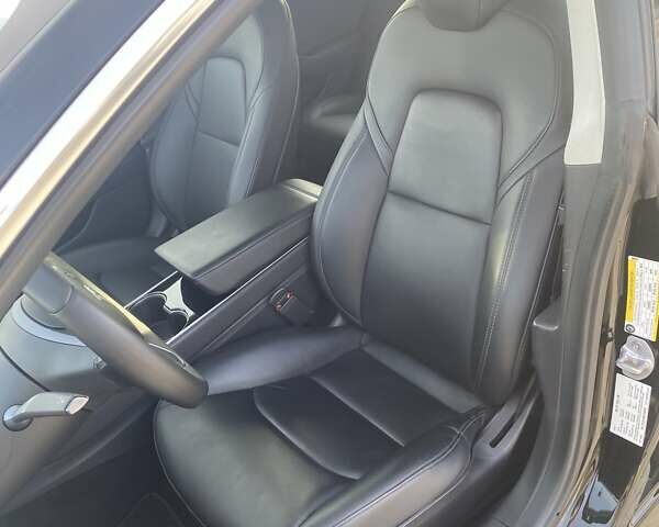 Чорний Тесла Модель 3, об'ємом двигуна 0 л та пробігом 61 тис. км за 24800 $, фото 30 на Automoto.ua