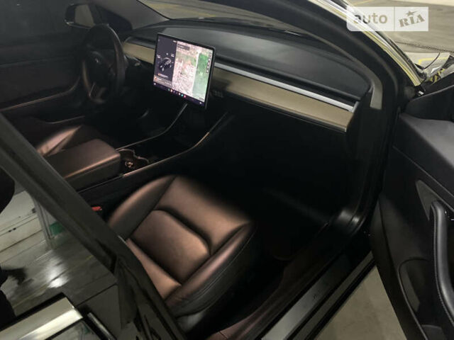 Черный Тесла Модель 3, объемом двигателя 0 л и пробегом 88 тыс. км за 17500 $, фото 5 на Automoto.ua