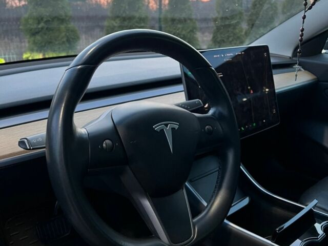 Черный Тесла Модель 3, объемом двигателя 0 л и пробегом 117 тыс. км за 19700 $, фото 11 на Automoto.ua