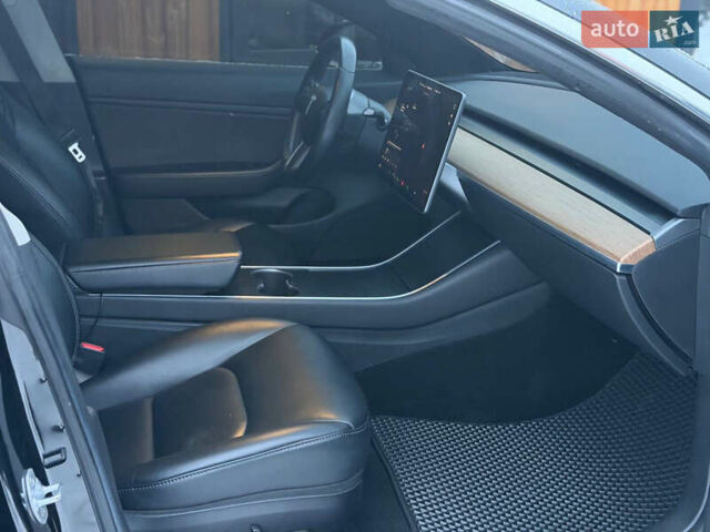 Чорний Тесла Модель 3, об'ємом двигуна 0 л та пробігом 199 тис. км за 13750 $, фото 8 на Automoto.ua