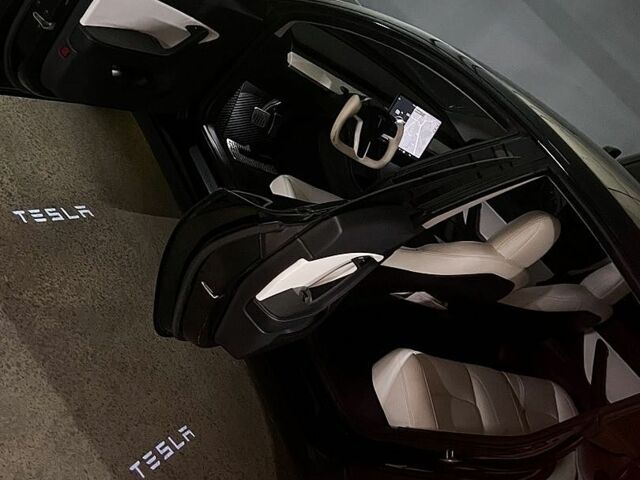 Черный Тесла Модель 3, объемом двигателя 0 л и пробегом 138 тыс. км за 13900 $, фото 14 на Automoto.ua
