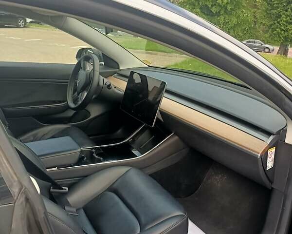 Тесла Модель 3 2019 в Львове на Automoto.ua Черный Тесла Модель 3, объемом двигателя 0 л и пробегом 185 тыс. км за 16800 $, фото 9 на Automoto.ua