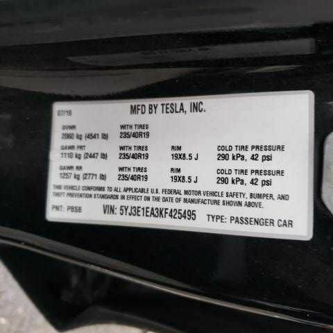 Черный Тесла Модель 3, объемом двигателя 0 л и пробегом 19 тыс. км за 5700 $, фото 11 на Automoto.ua