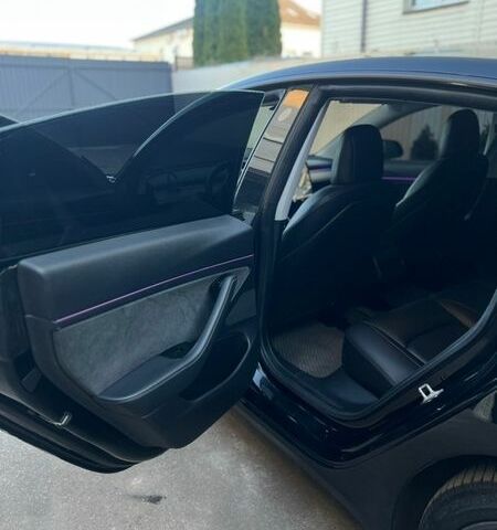 Черный Тесла Модель 3, объемом двигателя 0 л и пробегом 150 тыс. км за 16999 $, фото 16 на Automoto.ua