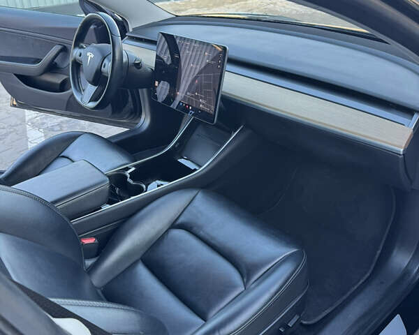 Чорний Тесла Модель 3, об'ємом двигуна 0 л та пробігом 98 тис. км за 17500 $, фото 8 на Automoto.ua