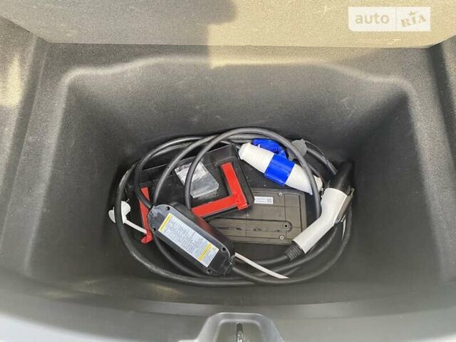 Чорний Тесла Модель 3, об'ємом двигуна 0 л та пробігом 61 тис. км за 24800 $, фото 26 на Automoto.ua