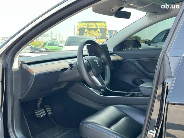 Чорний Тесла Модель 3, об'ємом двигуна 0 л та пробігом 90 тис. км за 17790 $, фото 16 на Automoto.ua