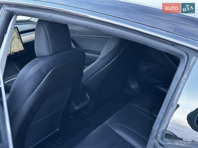 Черный Тесла Модель 3, объемом двигателя 0 л и пробегом 127 тыс. км за 16999 $, фото 45 на Automoto.ua