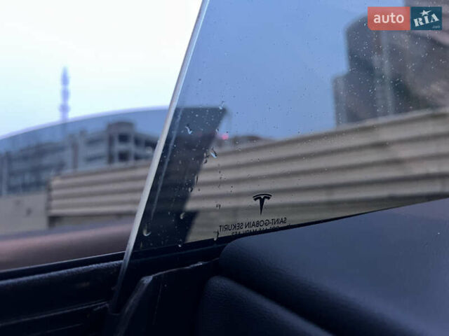 Черный Тесла Модель 3, объемом двигателя 0 л и пробегом 77 тыс. км за 20000 $, фото 59 на Automoto.ua