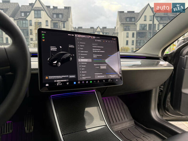 Черный Тесла Модель 3, объемом двигателя 0 л и пробегом 125 тыс. км за 18650 $, фото 16 на Automoto.ua