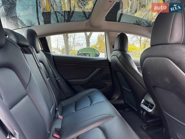 Черный Тесла Модель 3, объемом двигателя 0 л и пробегом 65 тыс. км за 25390 $, фото 21 на Automoto.ua