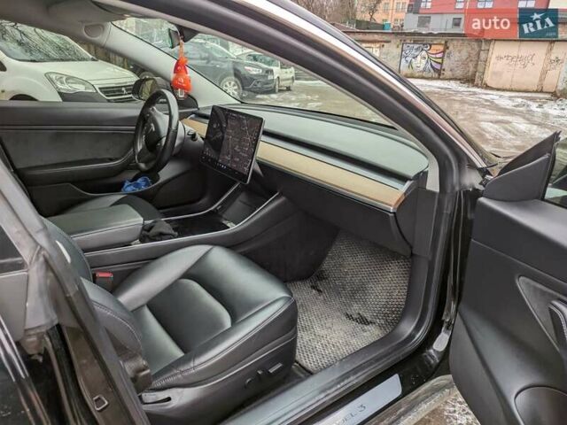 Черный Тесла Модель 3, объемом двигателя 0 л и пробегом 104 тыс. км за 14997 $, фото 7 на Automoto.ua