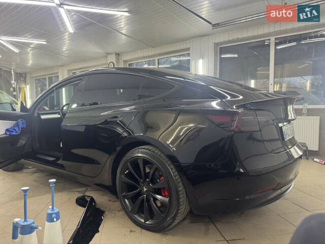 Чорний Тесла Модель 3, об'ємом двигуна 0 л та пробігом 111 тис. км за 18000 $, фото 1 на Automoto.ua