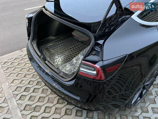 Черный Тесла Модель 3, объемом двигателя 0 л и пробегом 77 тыс. км за 20000 $, фото 95 на Automoto.ua