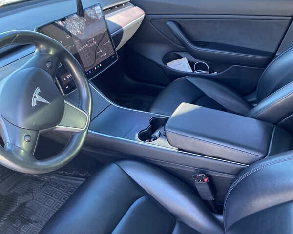 Чорний Тесла Модель 3, об'ємом двигуна 0 л та пробігом 101 тис. км за 19600 $, фото 3 на Automoto.ua