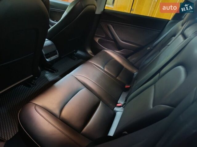 Черный Тесла Модель 3, объемом двигателя 0 л и пробегом 83 тыс. км за 18000 $, фото 5 на Automoto.ua