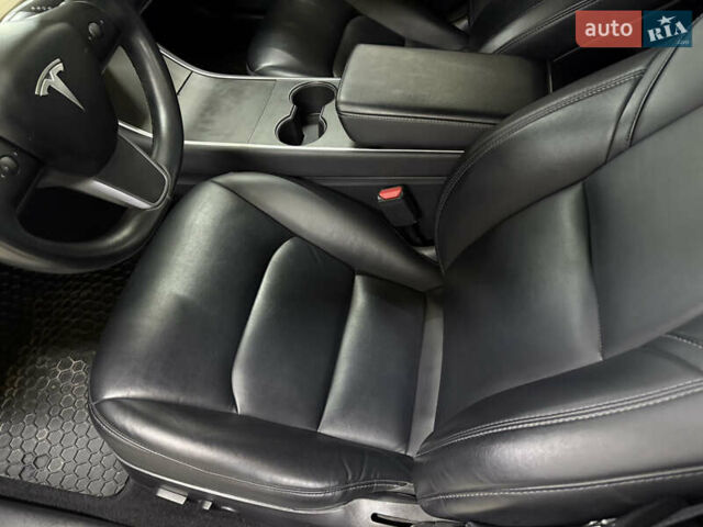 Черный Тесла Модель 3, объемом двигателя 0 л и пробегом 132 тыс. км за 14999 $, фото 25 на Automoto.ua