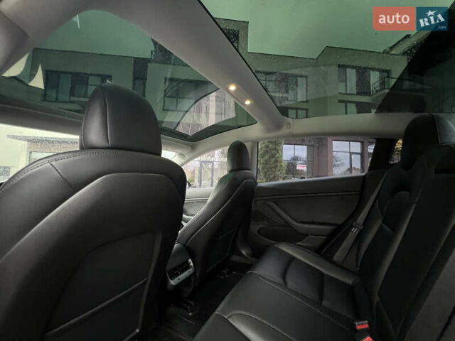 Черный Тесла Модель 3, объемом двигателя 0 л и пробегом 93 тыс. км за 15600 $, фото 45 на Automoto.ua