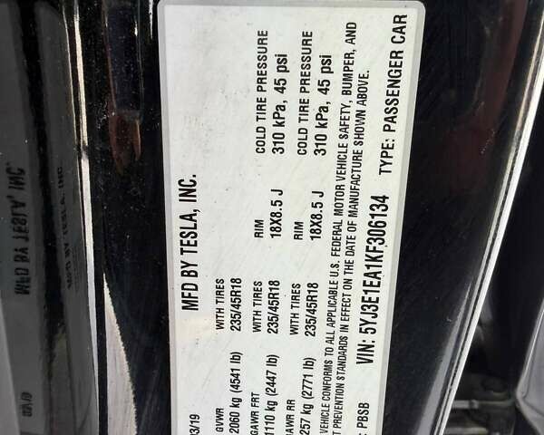 Черный Тесла Модель 3, объемом двигателя 0 л и пробегом 44 тыс. км за 12400 $, фото 8 на Automoto.ua