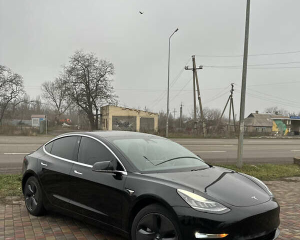 Черный Тесла Модель 3, объемом двигателя 0 л и пробегом 137 тыс. км за 13200 $, фото 1 на Automoto.ua