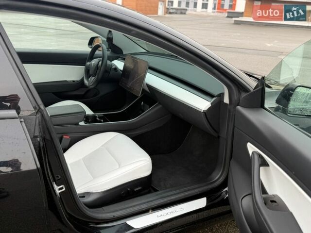 Чорний Тесла Модель 3, об'ємом двигуна 0 л та пробігом 107 тис. км за 18900 $, фото 28 на Automoto.ua