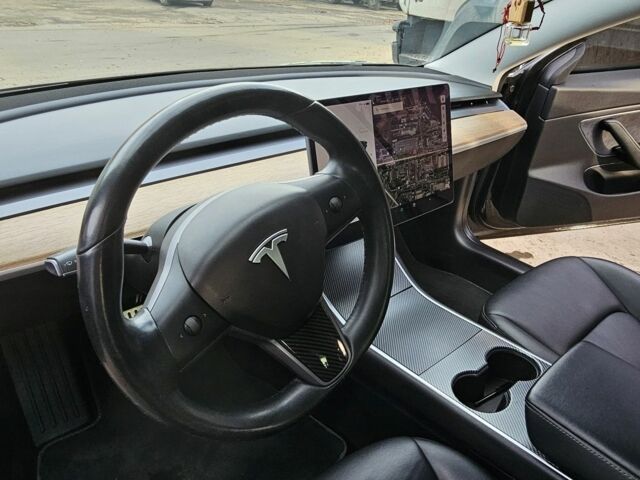 Чорний Тесла Модель 3, об'ємом двигуна 0 л та пробігом 81 тис. км за 428 $, фото 4 на Automoto.ua
