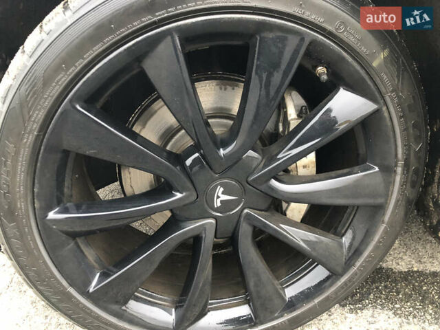 Черный Тесла Модель 3, объемом двигателя 0 л и пробегом 190 тыс. км за 16000 $, фото 18 на Automoto.ua