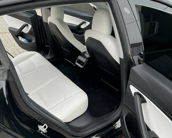 Чорний Тесла Модель 3, об'ємом двигуна 0 л та пробігом 95 тис. км за 17950 $, фото 12 на Automoto.ua