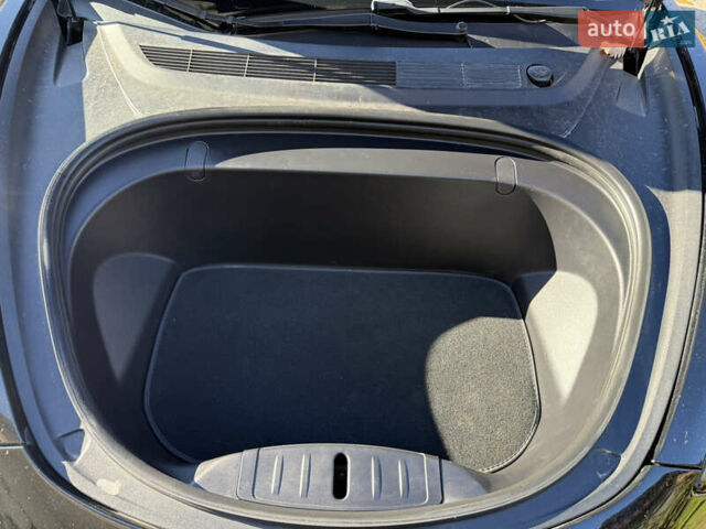 Чорний Тесла Модель 3, об'ємом двигуна 0 л та пробігом 151 тис. км за 15999 $, фото 20 на Automoto.ua