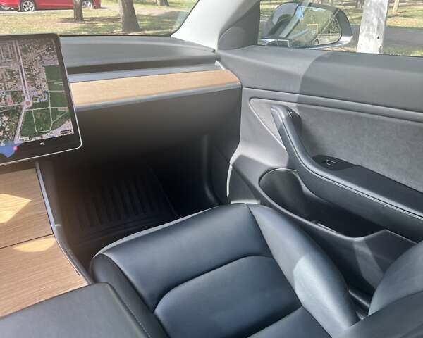 Чорний Тесла Модель 3, об'ємом двигуна 0 л та пробігом 142 тис. км за 14200 $, фото 12 на Automoto.ua