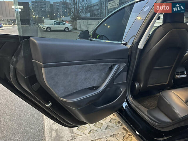 Черный Тесла Модель 3, объемом двигателя 0 л и пробегом 77 тыс. км за 20000 $, фото 73 на Automoto.ua