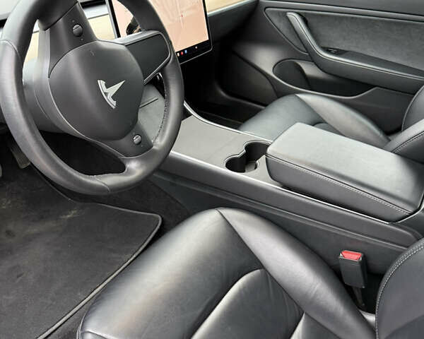 Черный Тесла Модель 3, объемом двигателя 0 л и пробегом 90 тыс. км за 16500 $, фото 8 на Automoto.ua