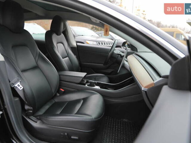 Черный Тесла Модель 3, объемом двигателя 0 л и пробегом 66 тыс. км за 17000 $, фото 9 на Automoto.ua