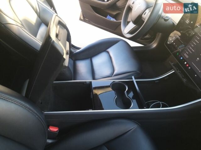 Черный Тесла Модель 3, объемом двигателя 0 л и пробегом 46 тыс. км за 17950 $, фото 11 на Automoto.ua